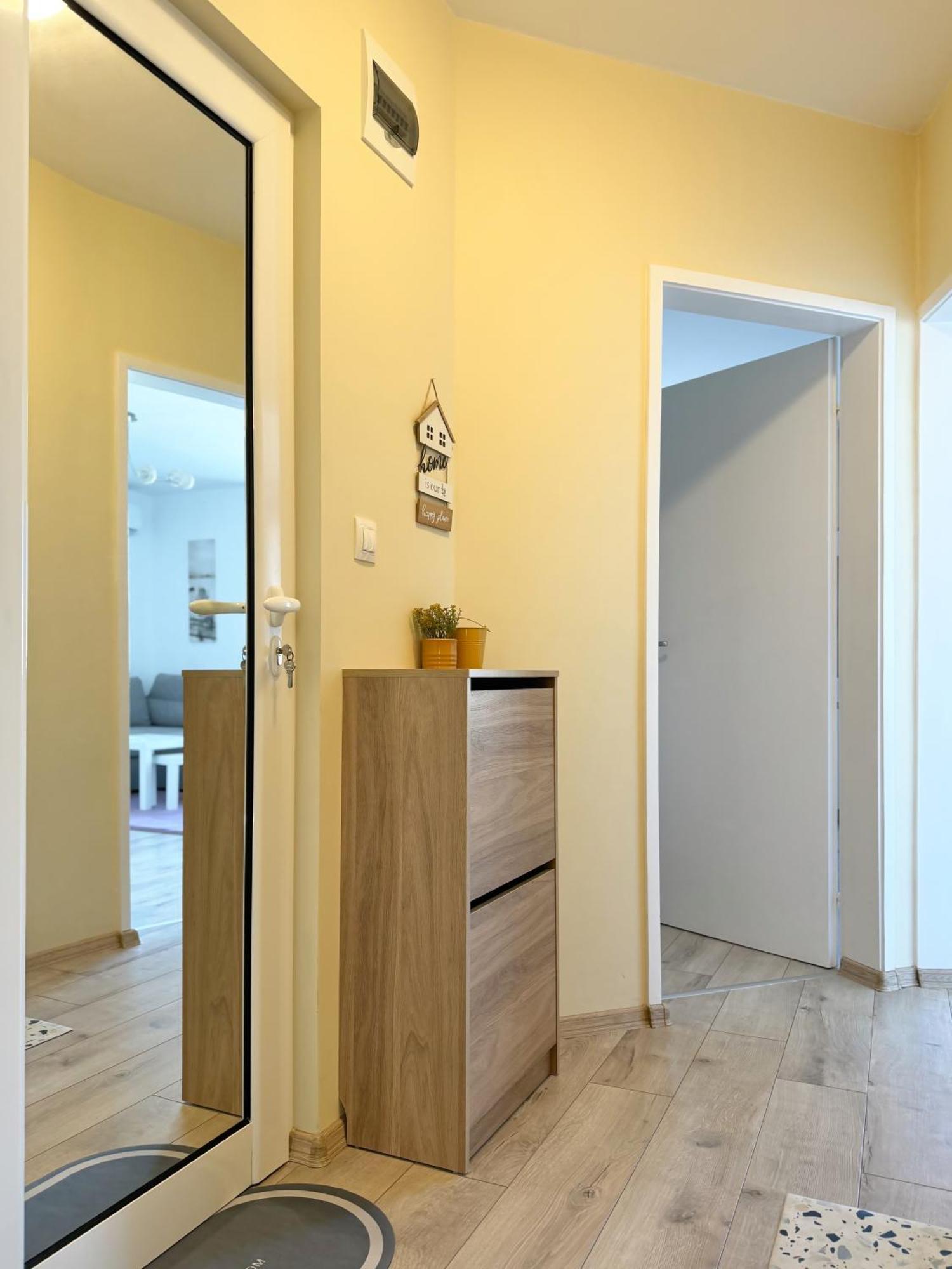 Restful Apartment For 4 Guests In Burgas Екстер'єр фото